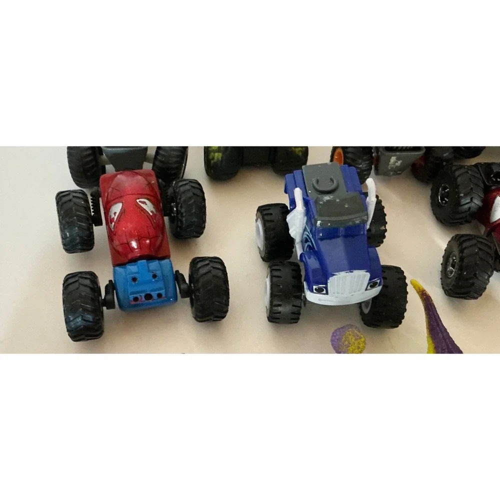Hot Wheels Monster Jam Truck Lot Spider-Man Grave Digger Small Scale Toy Truck